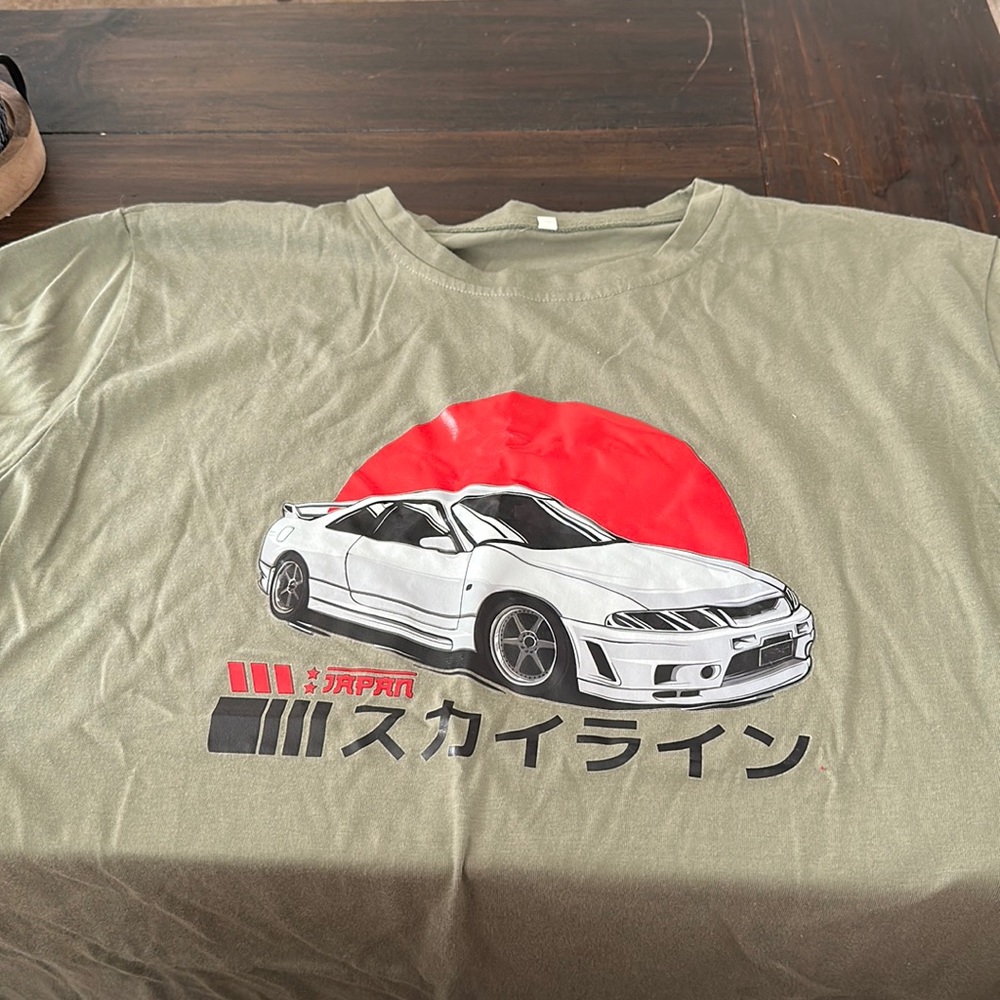 Men’s green t shirt